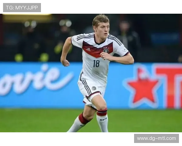 卡马文加 vs 克罗斯：出球能力与中场组织结构对比分析